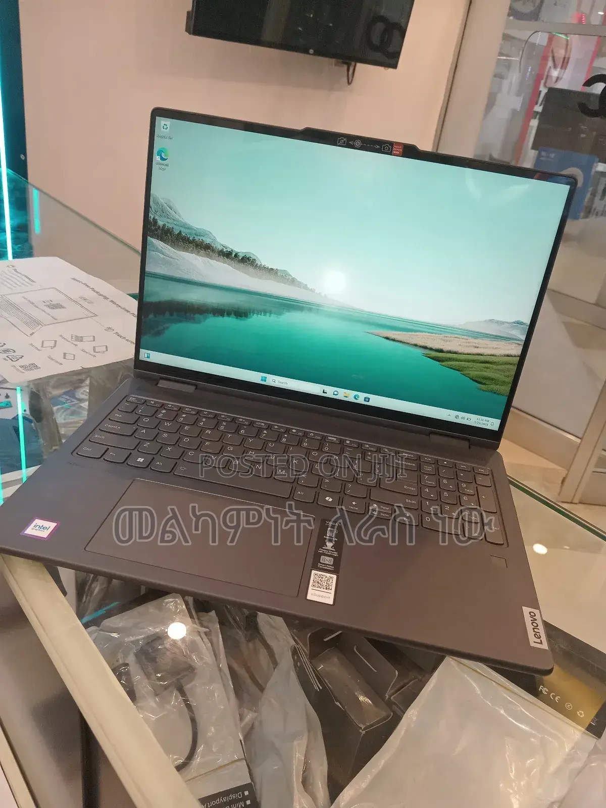 New Laptop Lenovo Yoga 7i 16GB Intel Core Ultra 7 SSD 1T