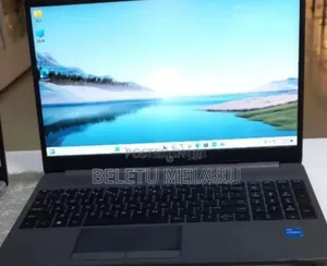 New Laptop HP 250 G8 8GB Intel Core i5 SSD 512GB