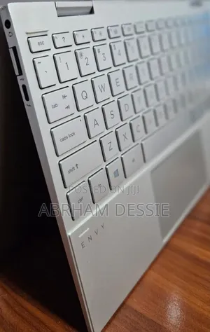 New Laptop HP Envy X360 8GB Intel Core I7 SSD 512GB