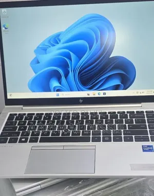 New Laptop HP EliteBook 840 G8 16GB Intel Core I7 SSD 512GB