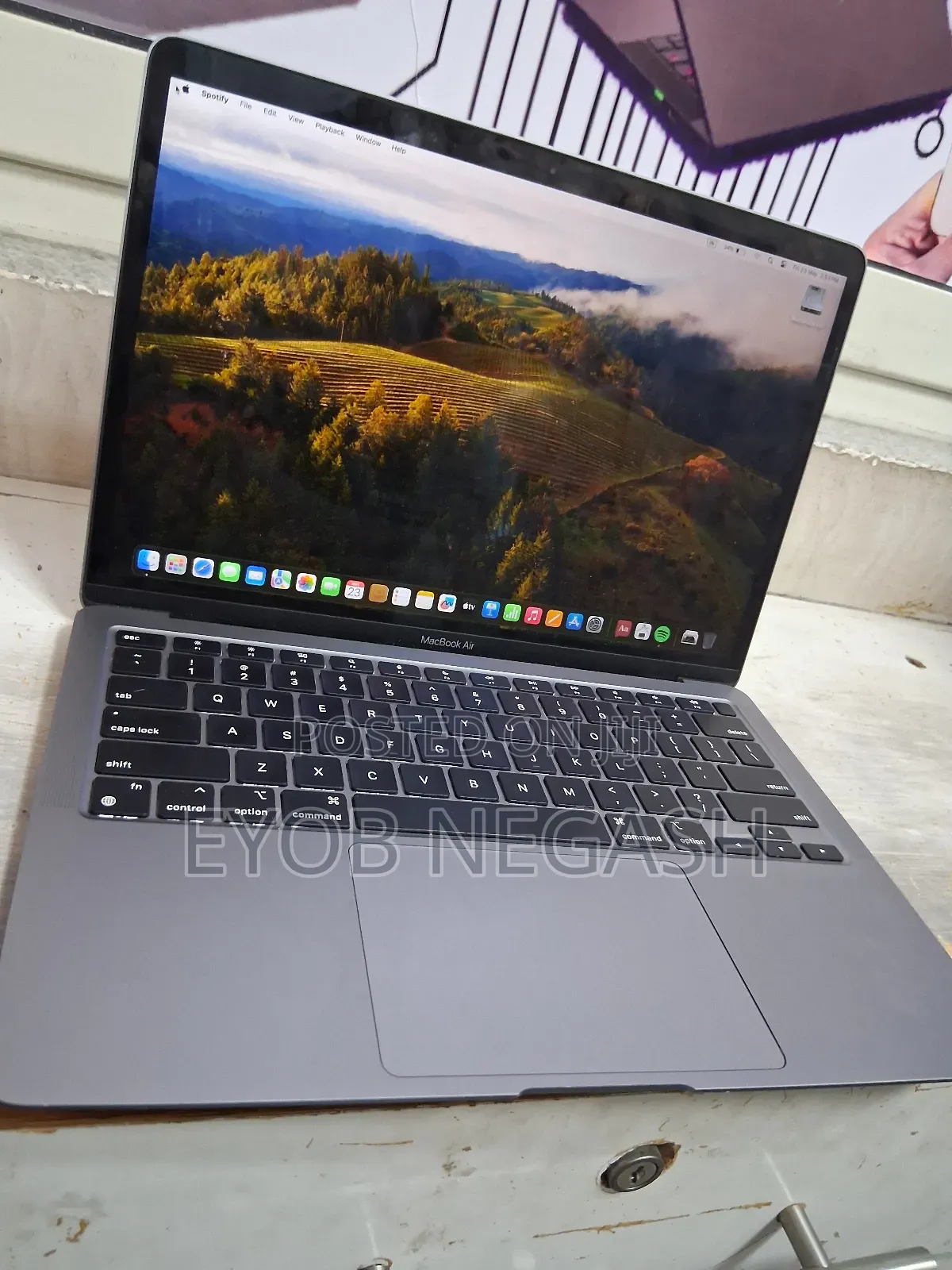 New Laptop Apple MacBook Pro M1 8GB Intel Core I5 SSD 256GB