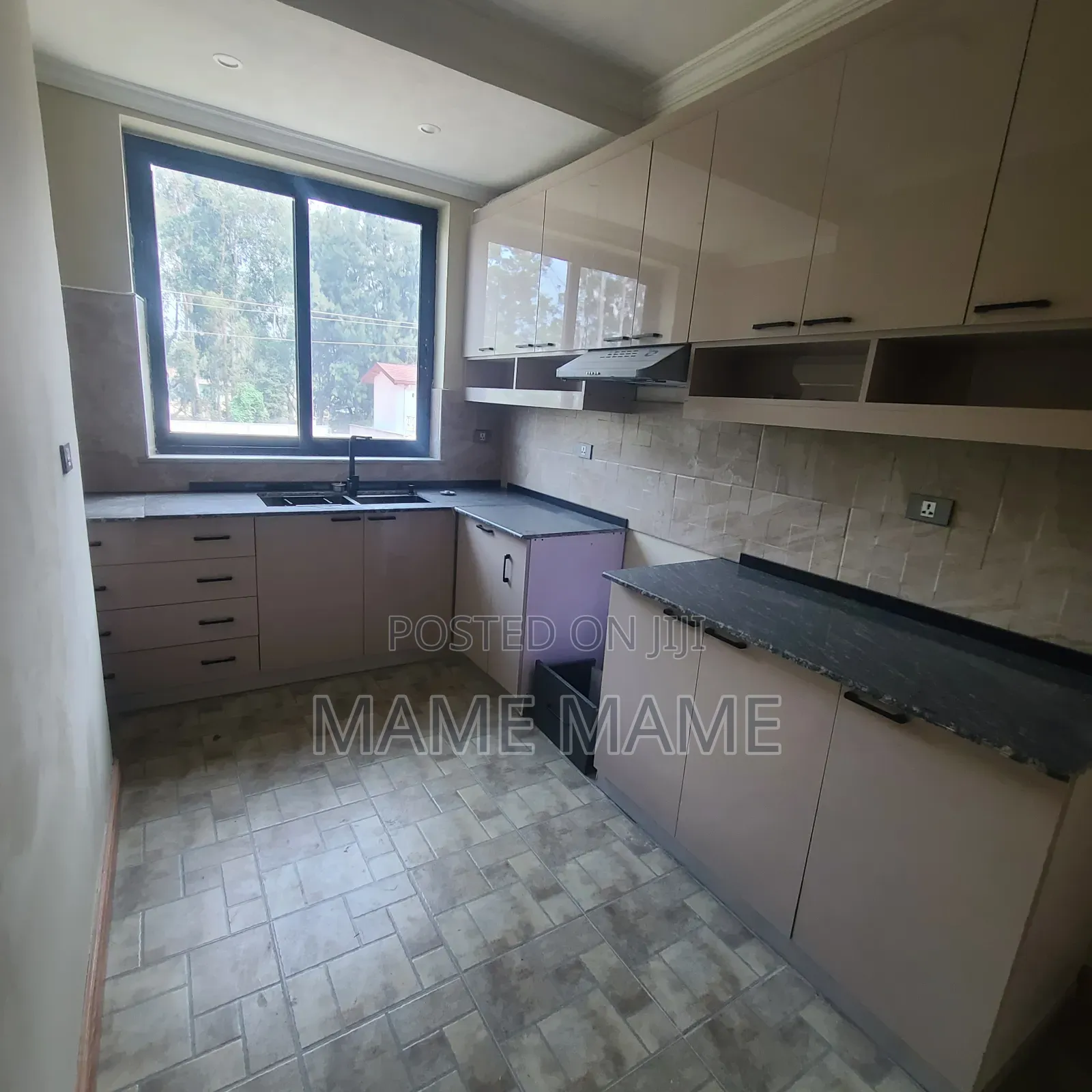 3bdrm Apartment in Addis Abeba, Bole for rent