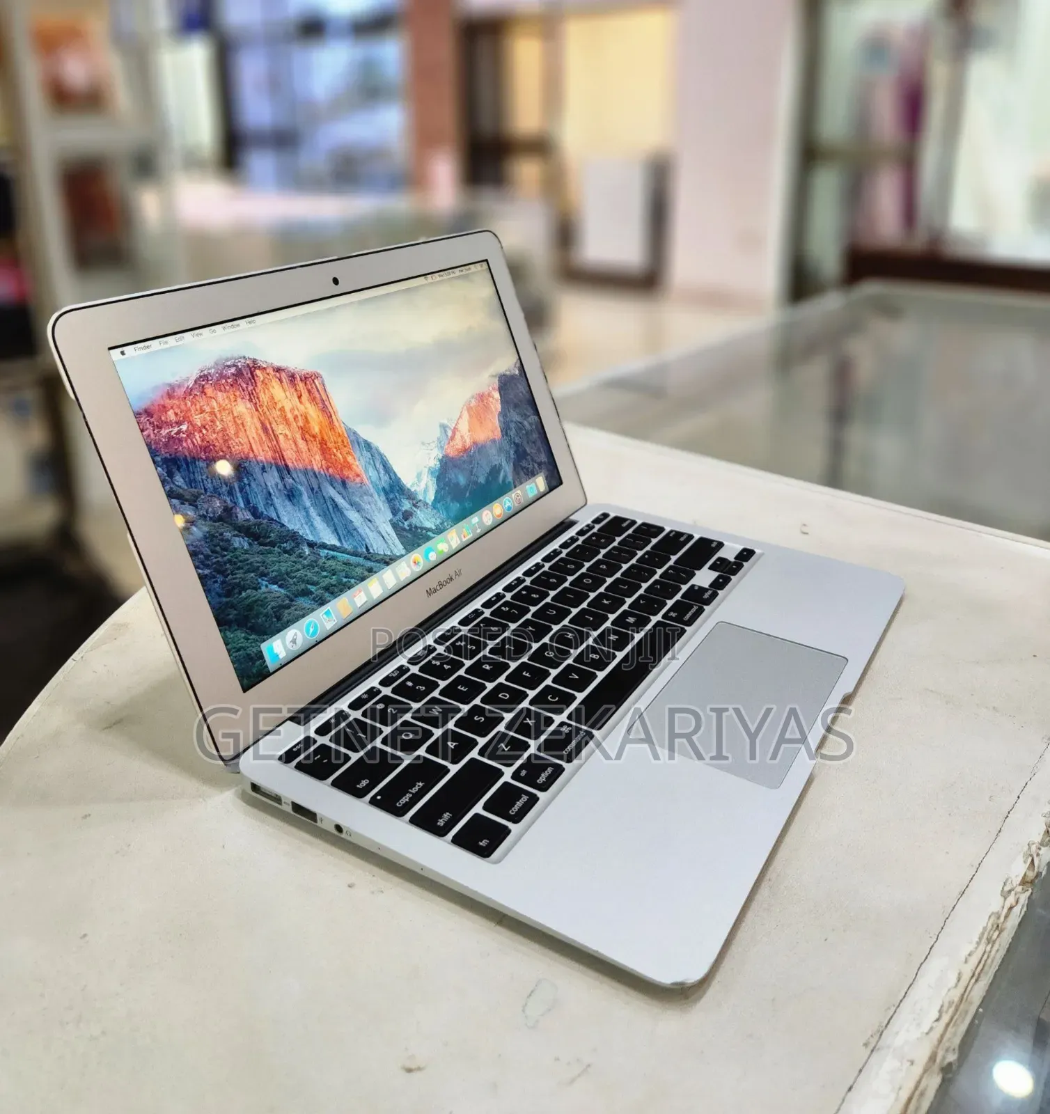 New Laptop Apple MacBook Air 2015 4GB Intel Core I5 SSD 128GB