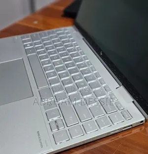 New Laptop HP Envy X360 8GB Intel Core I7 SSD 512GB