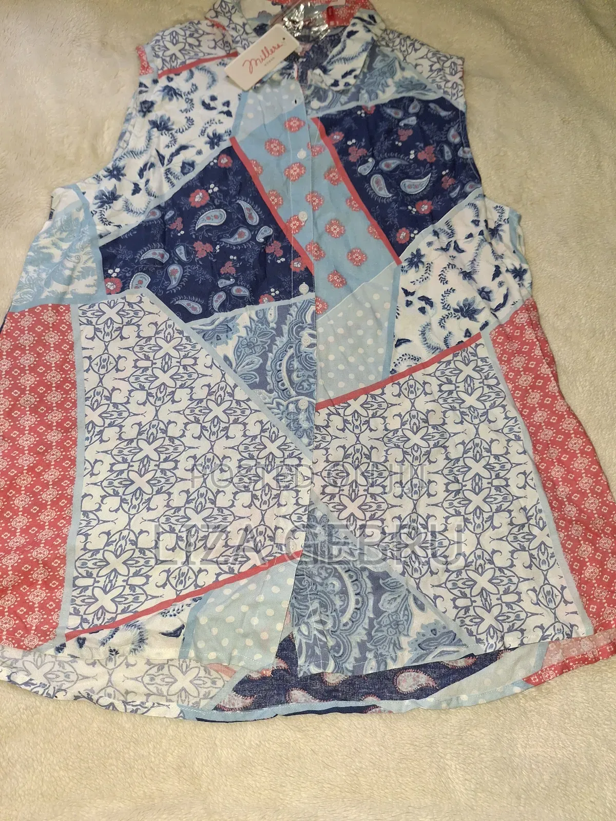 Women Top. Size L,Xl