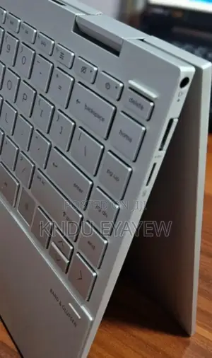 New Laptop HP Envy X360 8GB Intel Core I7 SSD 512GB