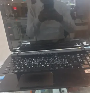 Photo - New Laptop Toshiba 4GB Intel Core I3 HDD 500GB