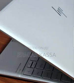 New Laptop HP Envy X360 8GB Intel Core I7 SSD 512GB