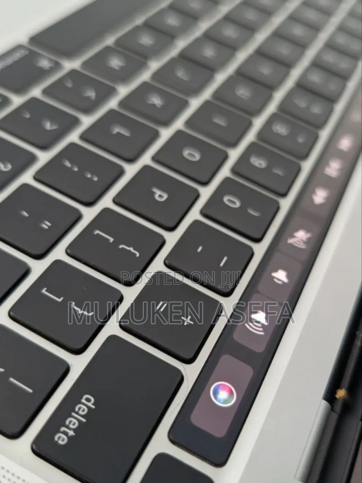 New Laptop Apple MacBook Pro 2019 8GB Intel Core I5 SSD 256GB