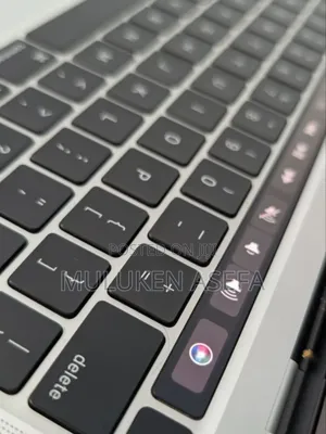 New Laptop Apple MacBook Pro 2019 8GB Intel Core I5 SSD 256GB