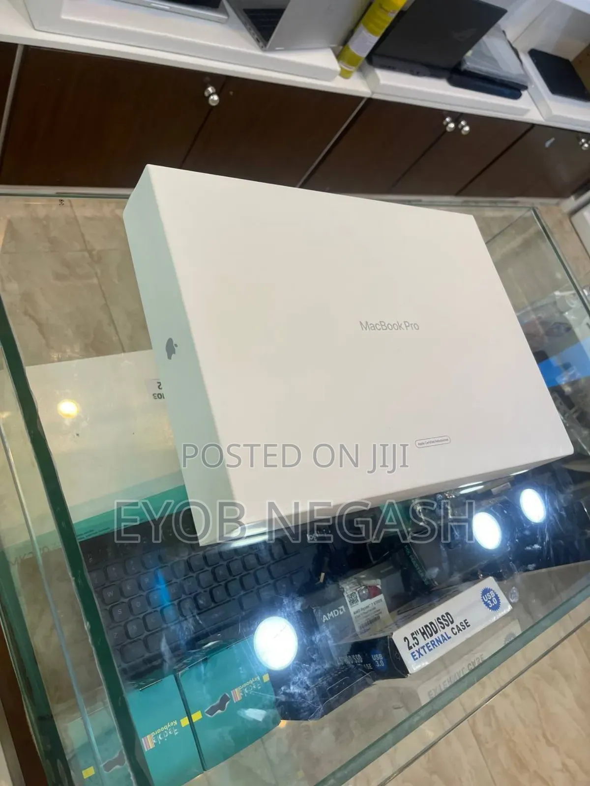 New Laptop Apple MacBook Pro 2022 M2 16GB Apple M2 SSD 4T