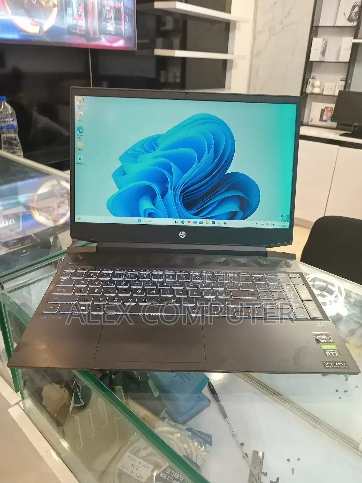 New Laptop HP Pavilion Gaming 15 2019 16GB AMD Ryzen 5 SSD 512GB