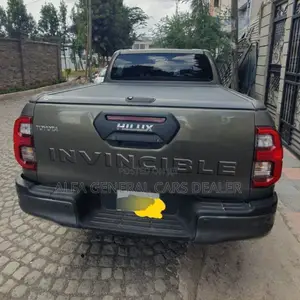 Toyota Hilux 2021 Gray