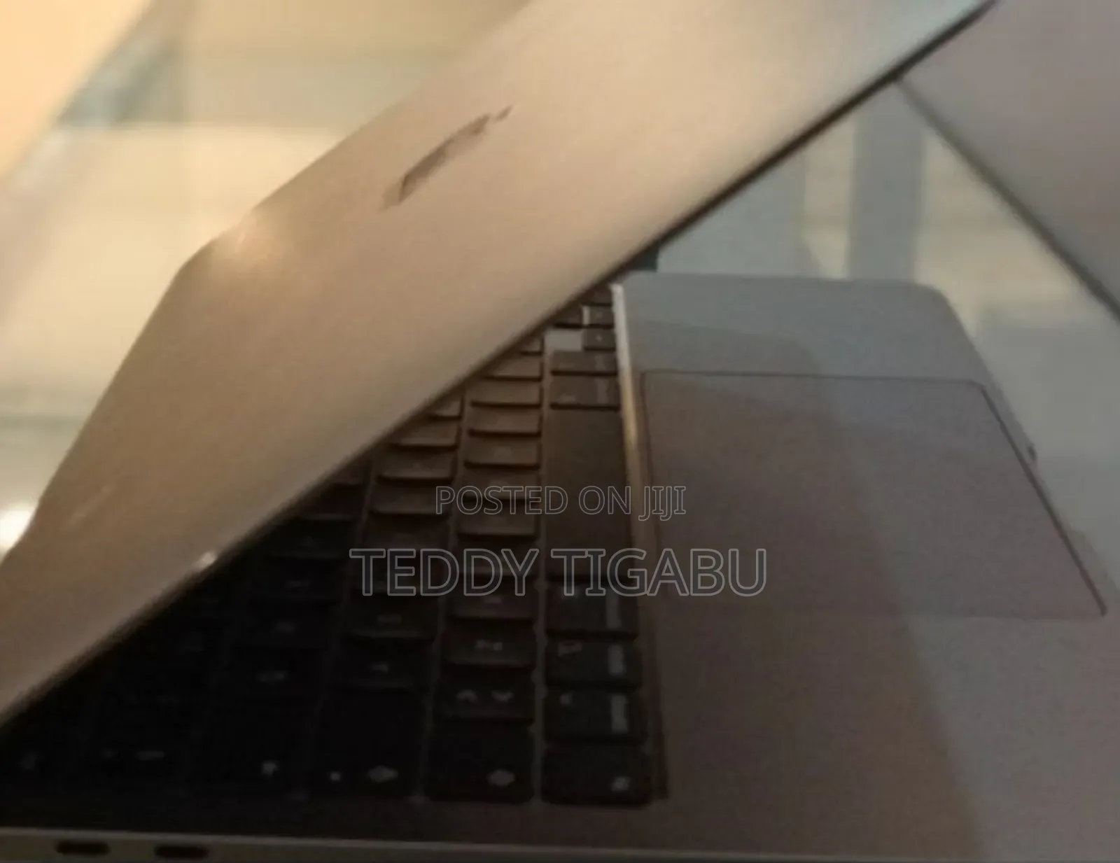 New Laptop Apple MacBook Pro 16GB Intel Core I5 SSD 512GB