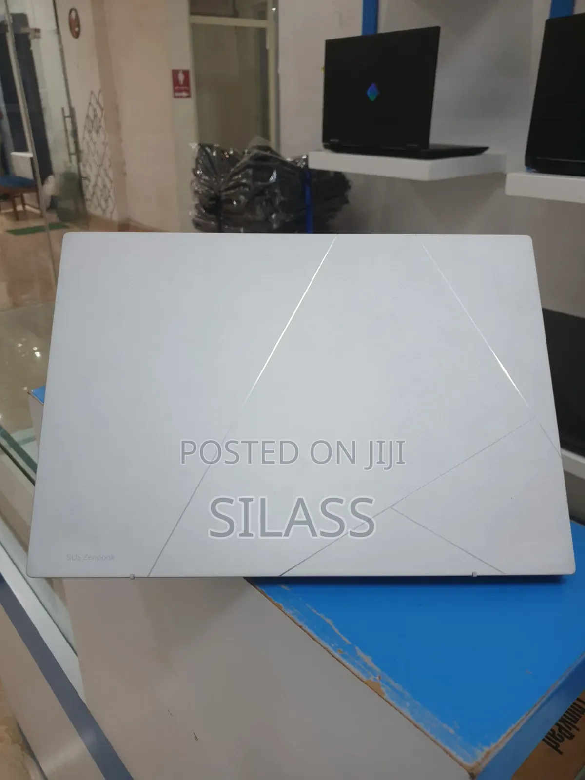 New Laptop Asus ZenBook 13 UX331UN 16GB Intel Core I7 SSD 1T