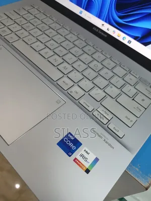 New Laptop Asus ZenBook 13 UX331UN 16GB Intel Core I7 SSD 1T