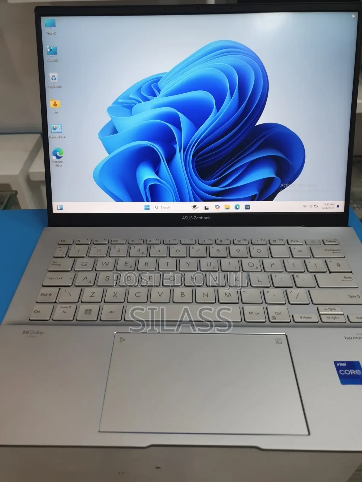 New Laptop Asus ZenBook 13 UX331UN 16GB Intel Core I7 SSD 1T