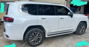 Toyota Land Cruiser 2023 White