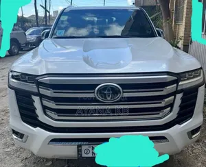 Photo - Toyota Land Cruiser 2023 White