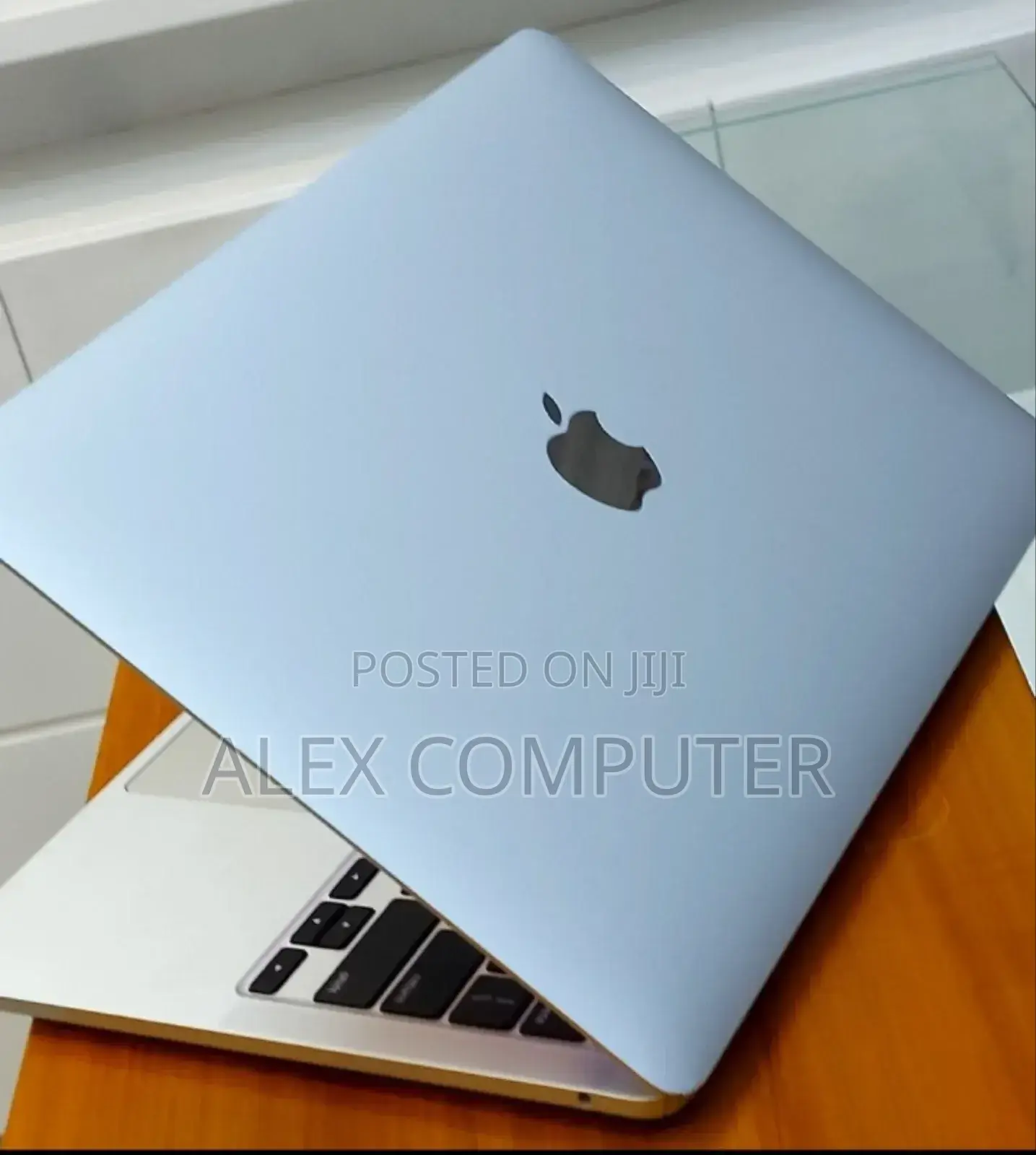 New Laptop Apple MacBook Pro M1 8GB Apple M1 SSD 512GB