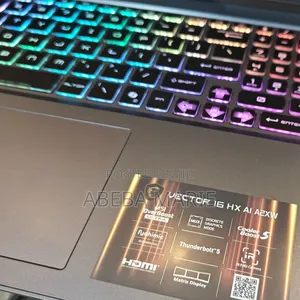 New Laptop MSI Vector 17 HX AI A2XWJG 16GB Intel Core Ultra 7 SSD 1T