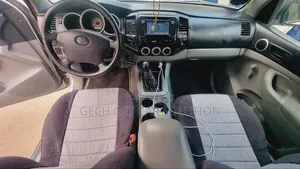 Photo - Toyota Tacoma 2009 Silver