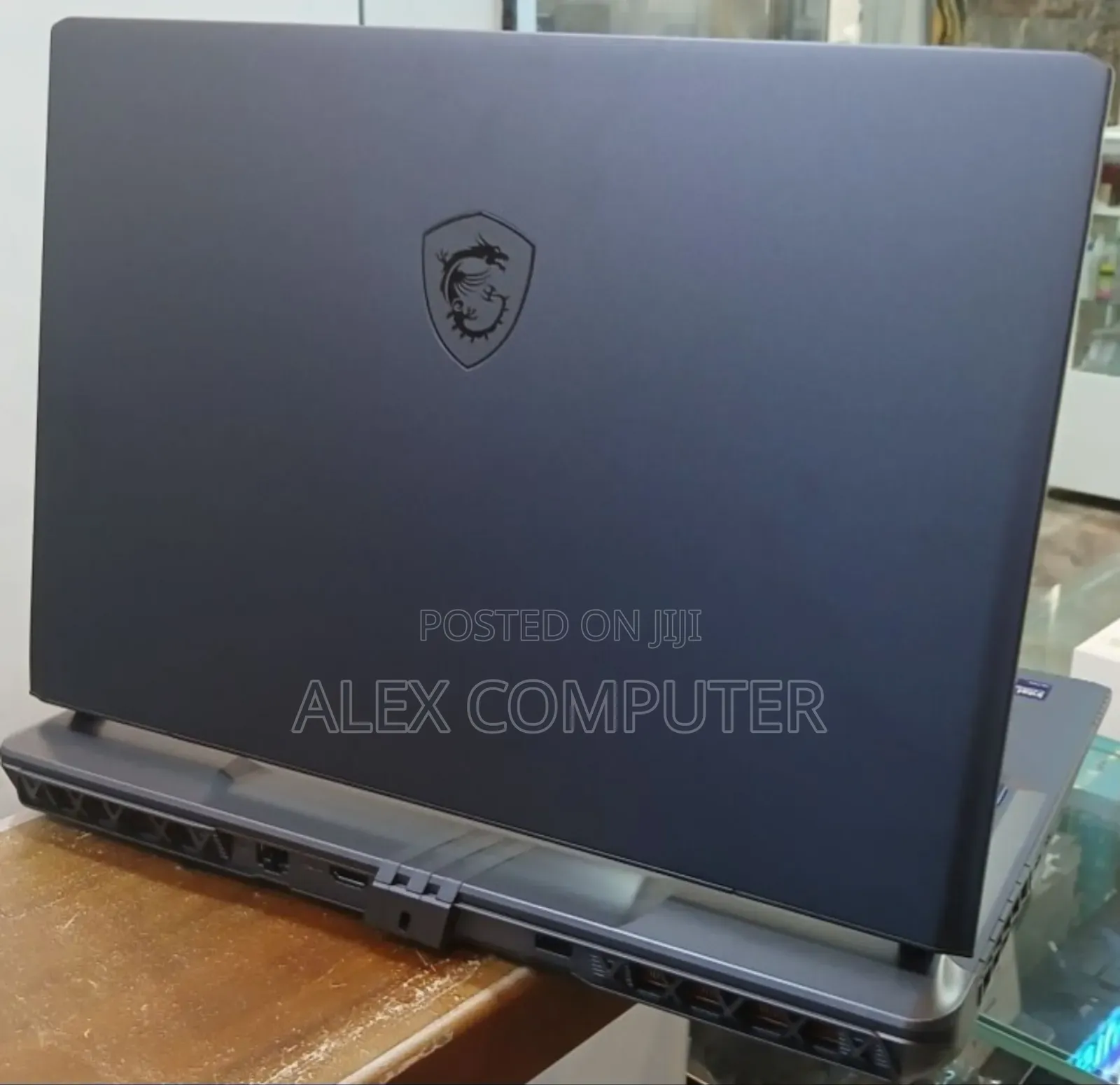 New Laptop MSI Vector 17 HX AI A2XWJG 16GB Intel Core Ultra 7 SSD 1T