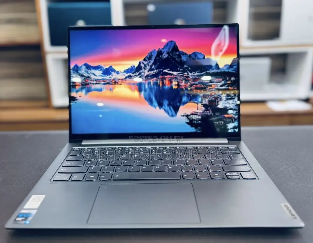 New Laptop Lenovo Yoga 710 16GB Intel Core I5 SSD 512GB