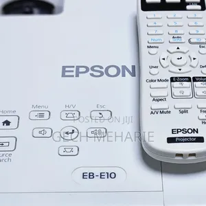 Ebrand New Epson Projector With Bag , Remote Model E10!