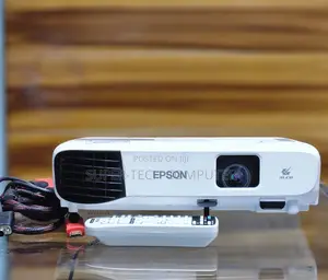 New Arrival Epson Eb10 Projector With Remote.