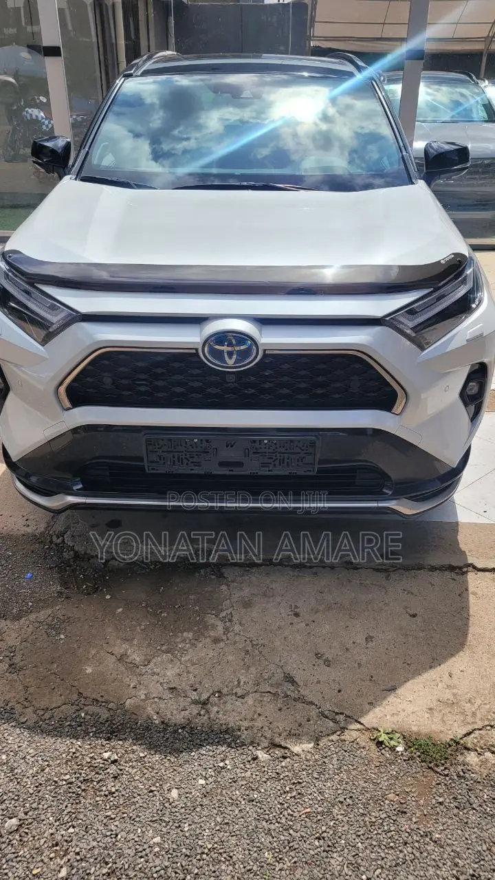 New Toyota RAV4 2024 White