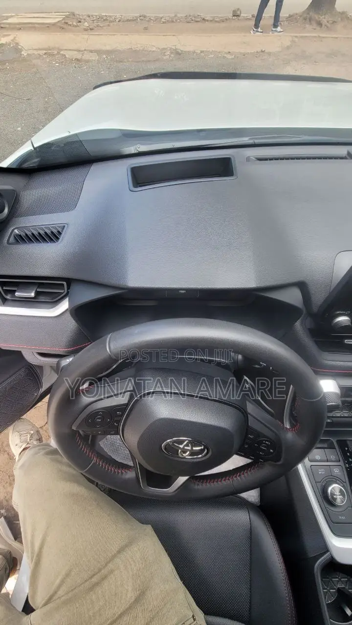 New Toyota RAV4 2024 White