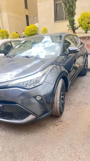 Photo - Toyota C-HR 2020 Gray