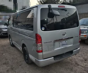 Toyota HiAce 2007 Silver