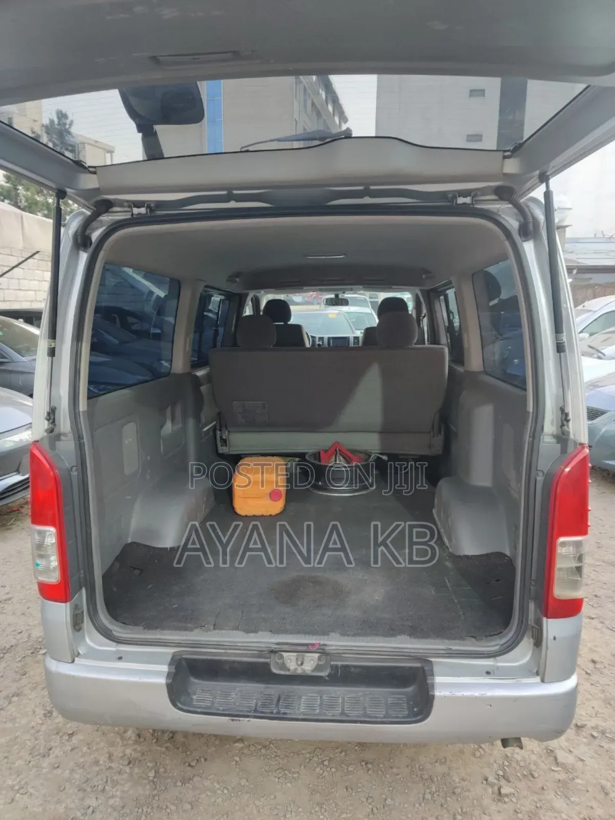 Toyota HiAce 2007 Silver