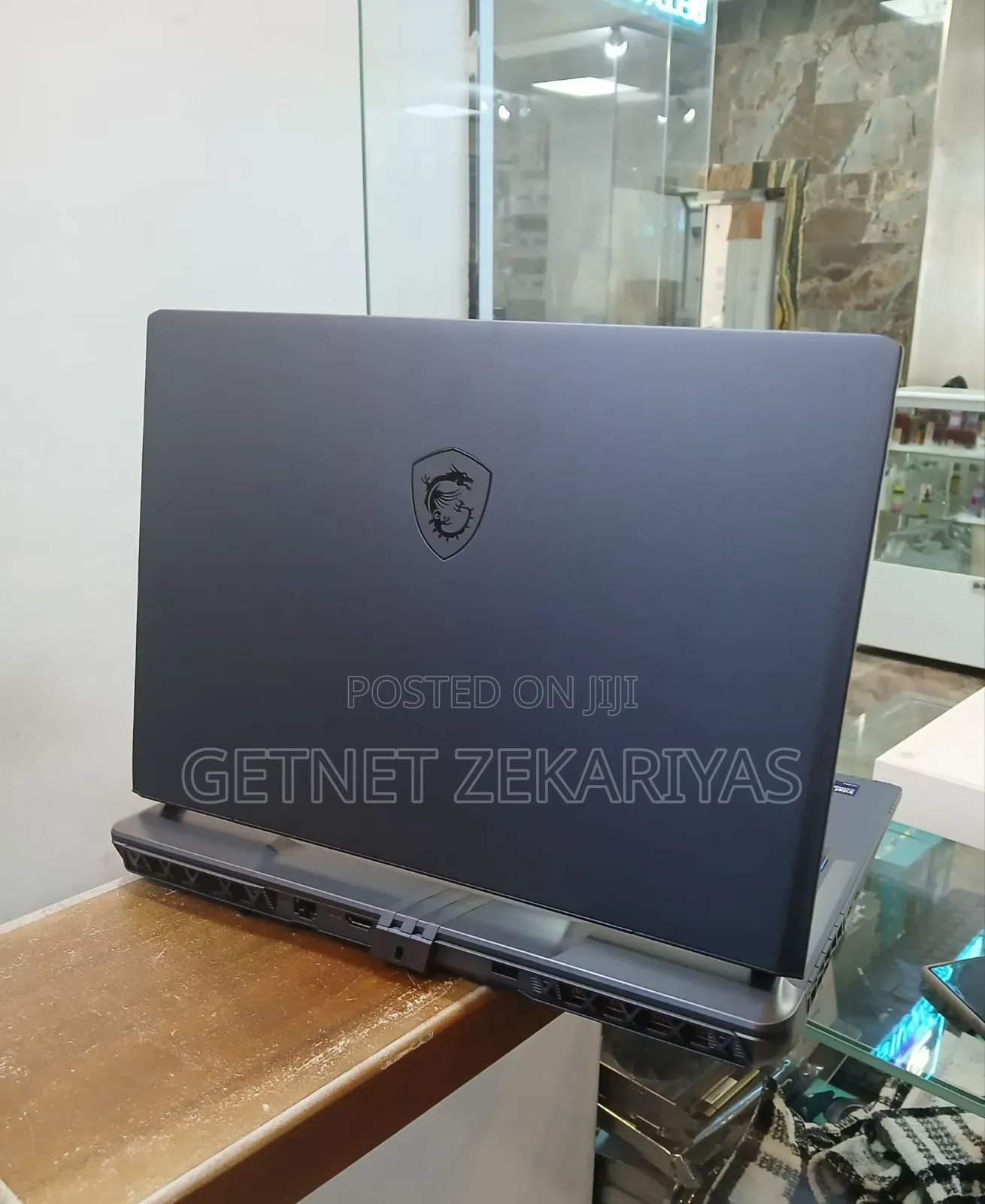 New Laptop MSI Vector 17 HX AI A2XWJG 16GB Intel Core Ultra 7 SSD 1T