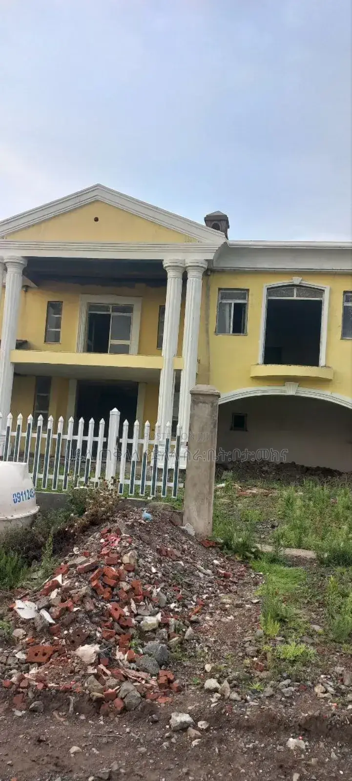 6bdrm House in Ccd Real State, Oromia-Finfinne for sale