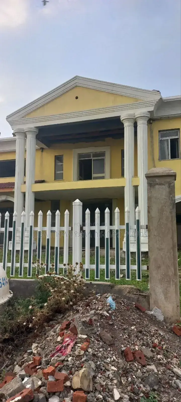 6bdrm House in Ccd Real State, Oromia-Finfinne for sale