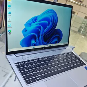 Photo - New Laptop HP ProBook 440 G9 16GB Intel Core I7 SSD 1T