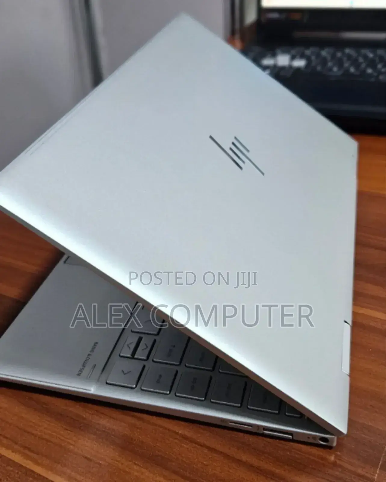 New Laptop HP Envy X360 8GB Intel Core I7 SSD 512GB