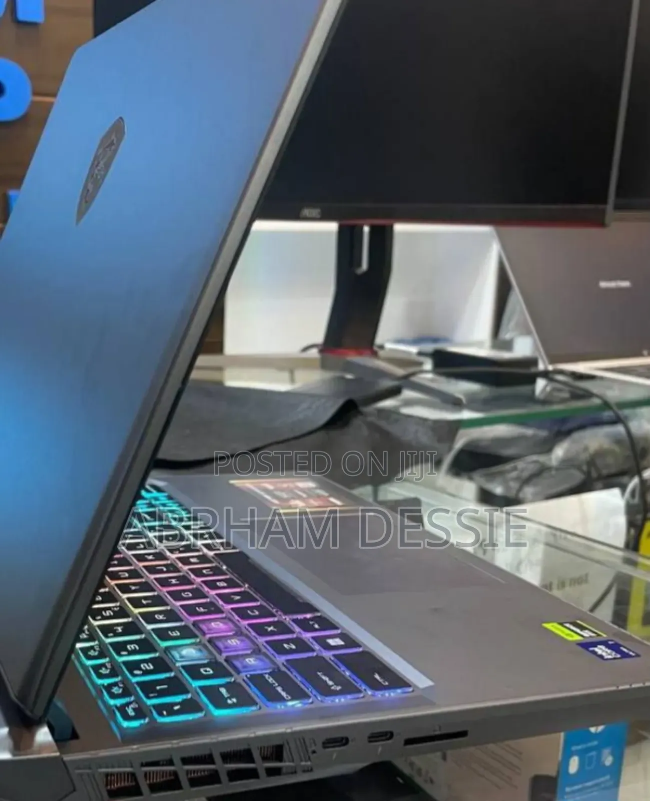 New Laptop MSI Vector 17 HX AI A2XWJG 16GB Intel Core Ultra 7 SSD 1T