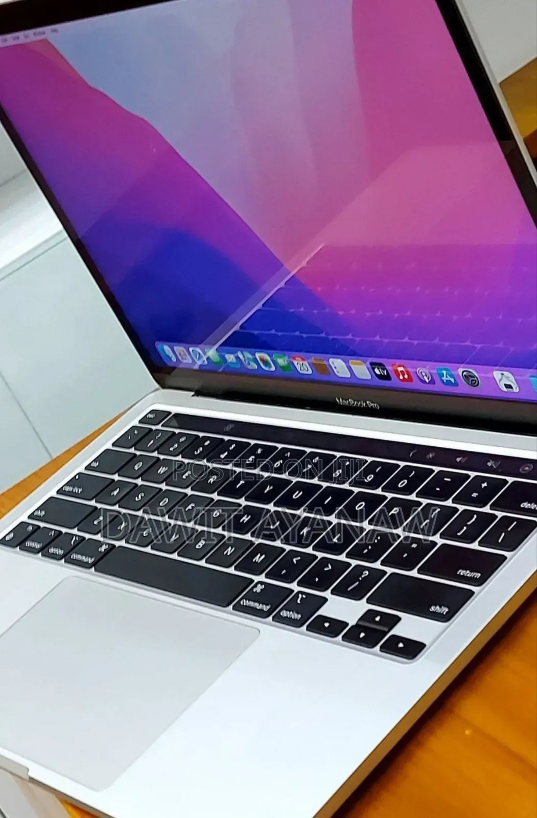 New Laptop Apple MacBook Pro 2020 M1 8GB Apple M1 SSD 512GB