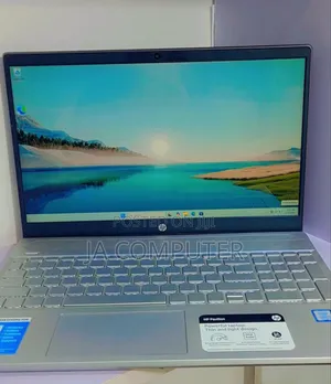 New Laptop HP Pavilion 15 8GB Intel Core I7 SSD 256GB