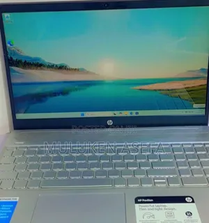 New Laptop HP Pavilion 15 8GB Intel Core I7 SSD 256GB