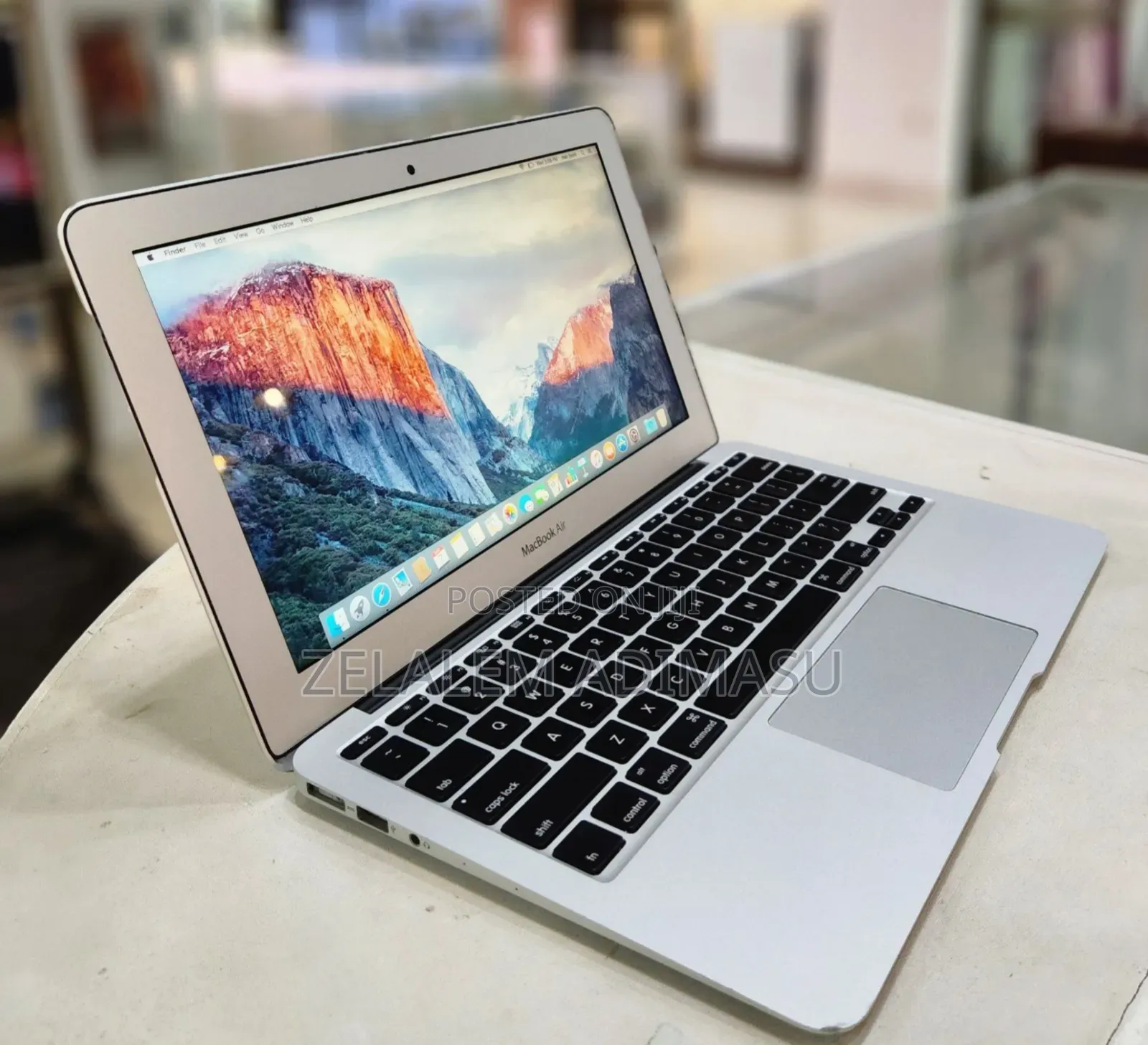 New Laptop Apple MacBook Air 2015 4GB Intel Core I5 SSD 128GB