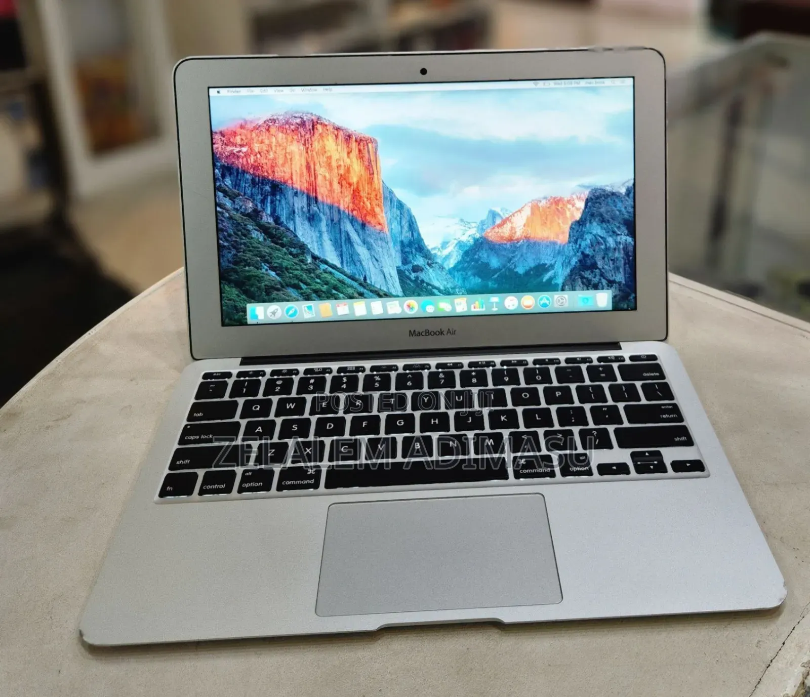 New Laptop Apple MacBook Air 2015 4GB Intel Core I5 SSD 128GB