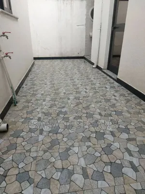 5bdrm Villa in House, Yeka for rent