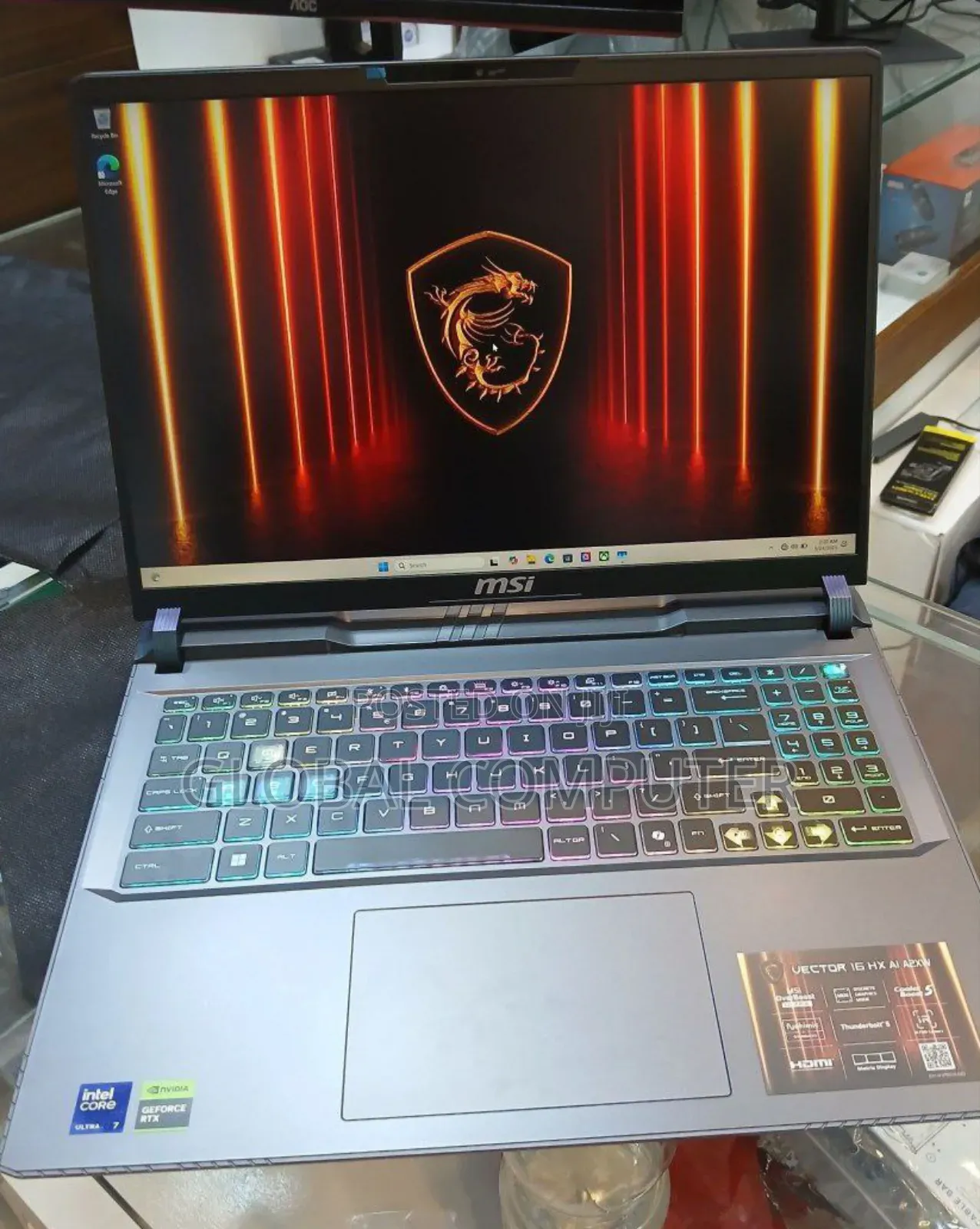 New Laptop MSI Creator 17 B11uh-416 16GB Intel Core Ultra 7 SSD 1T
