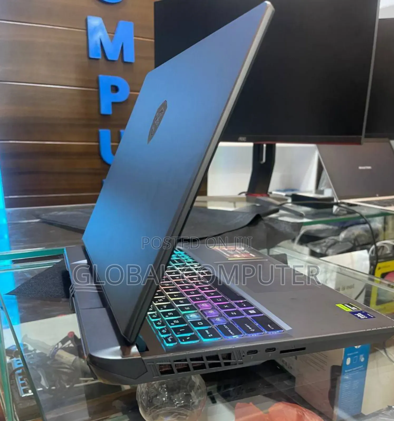New Laptop MSI Creator 17 B11uh-416 16GB Intel Core Ultra 7 SSD 1T