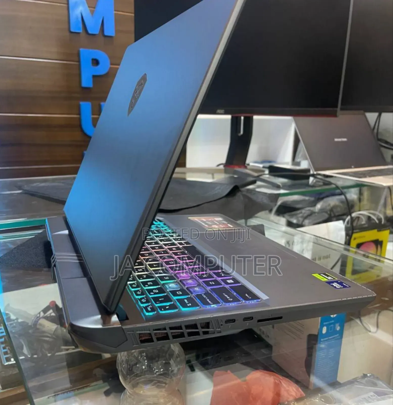 New Laptop MSI Vector GP68 HX 13V 32GB Intel Core Ultra 7 SSD 1T